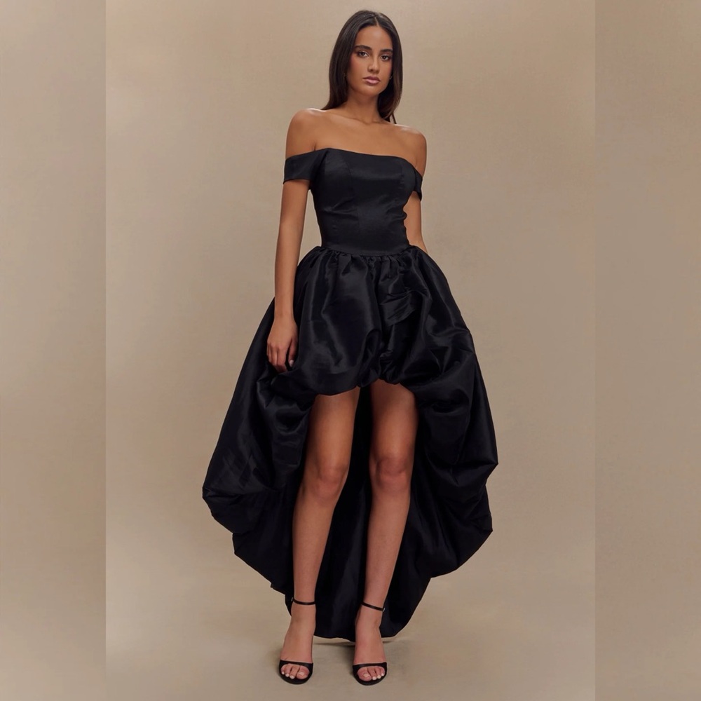 Meshki Amelia Bubble Maxi Dress in Black Small - Picture 2 of 11
